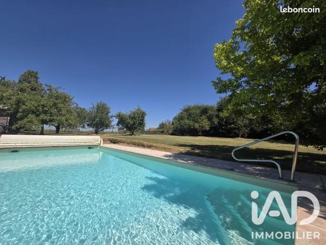 Maison de village 8 pièces 235 m²