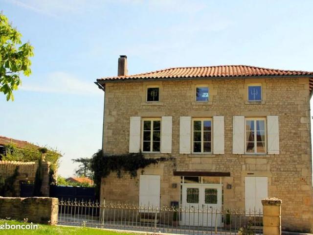 Maison de village 8 pièces 235 m²