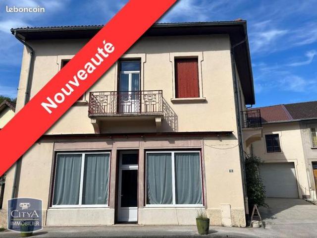 Maison de village 8 pièces 255 m²