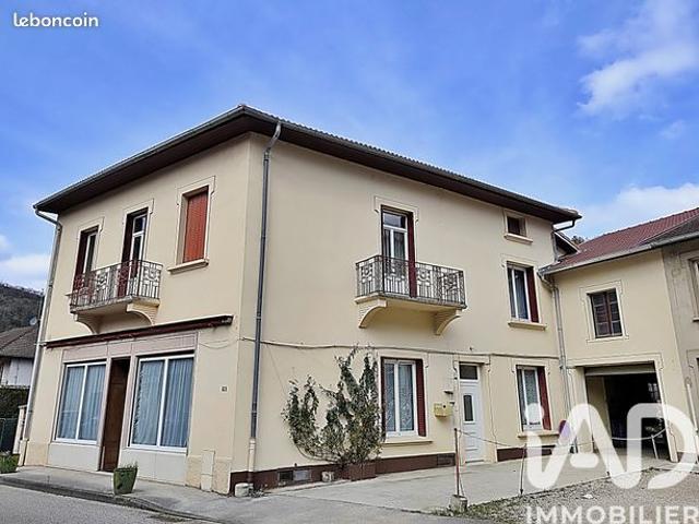 Maison de village 8 pièces 257 m²