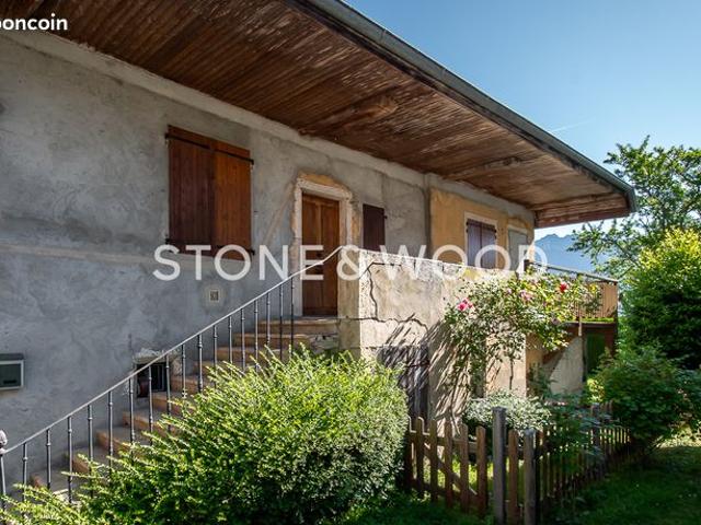 Maison de village 8 pièces 280 m²