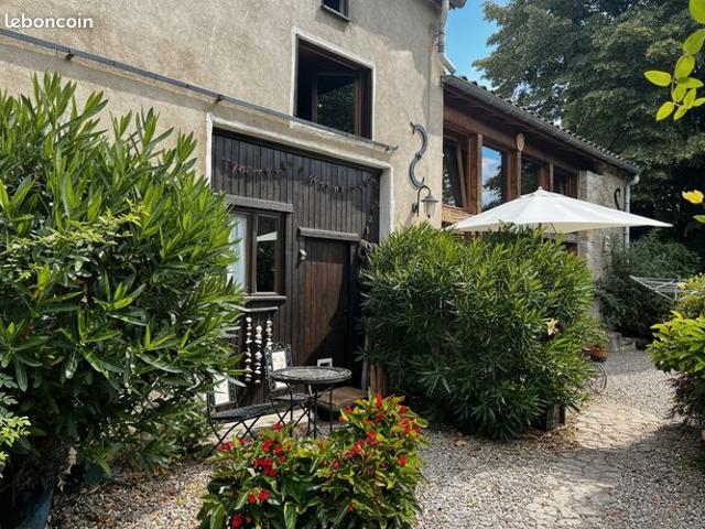 Maison de village 8 pièces 300 m²