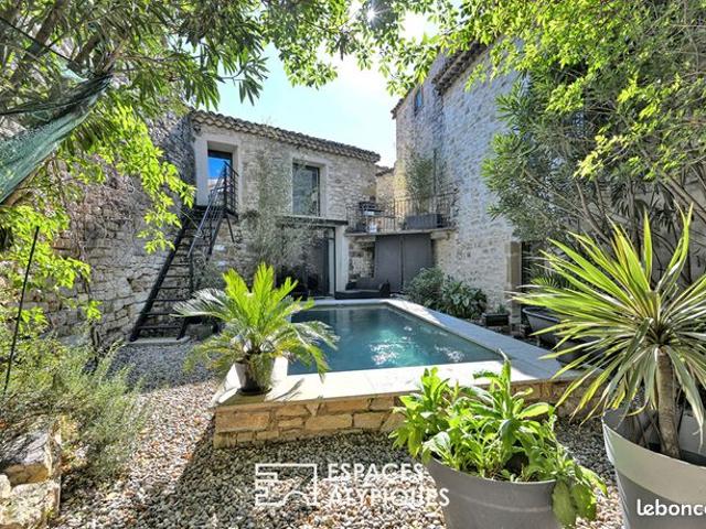Maison de village 8 pièces 310 m²