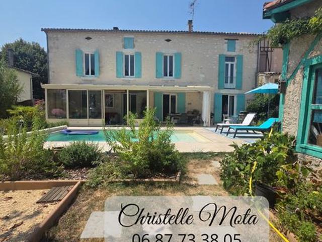 Maison de village 8 pièces 330 m²