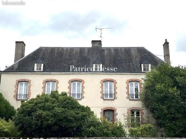 Maison de village 8 pièces 370 m²