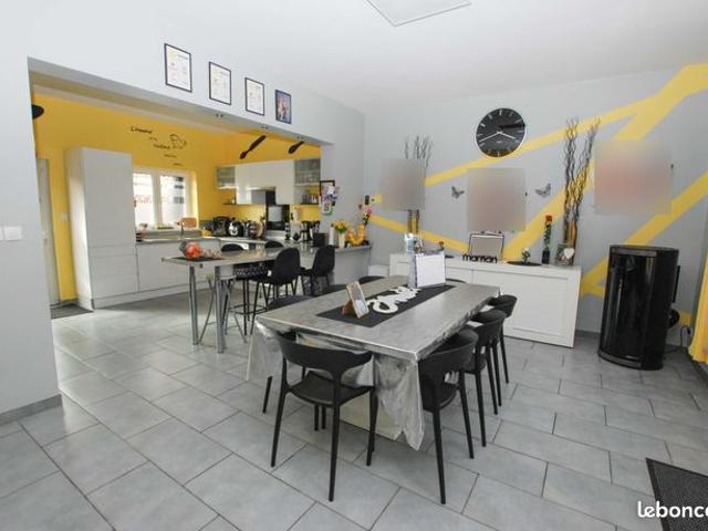 Maison de village 9 pièces 133 m²