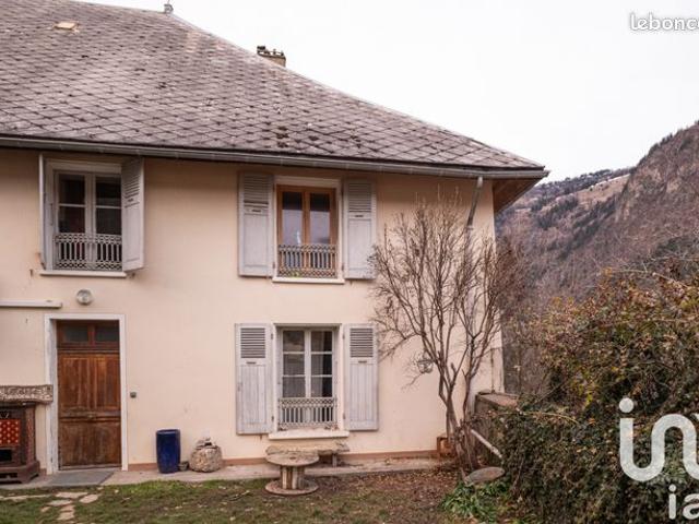 Maison de village 9 pièces 137 m²