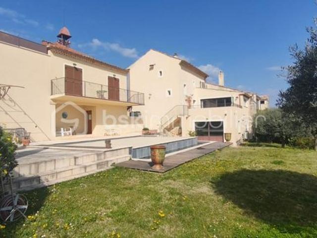 Maison de village 9 pièces 196 m²