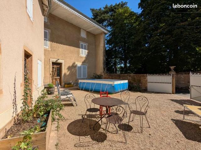 Maison de village 9 pièces 225 m²