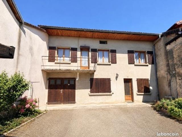 Maison de village 9 pièces 227 m²