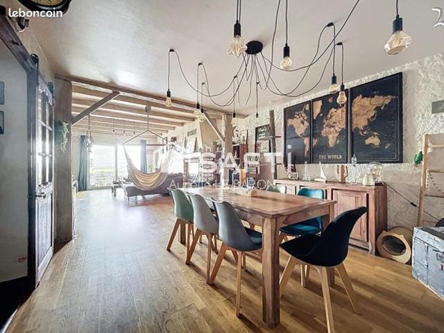 Maison de village 9 pièces 248 m²