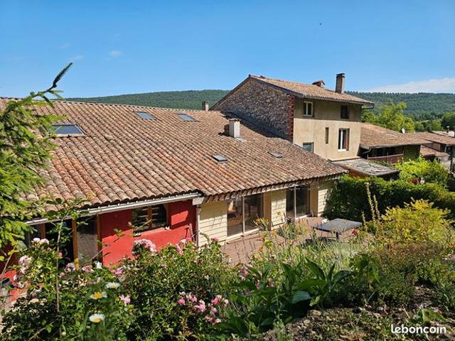 Maison de village 9 pièces 248 m²