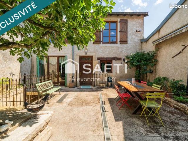 Maison de village 9 pièces 250 m²