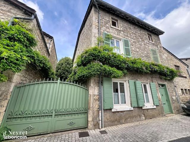 Maison de village 9 pièces 250 m²