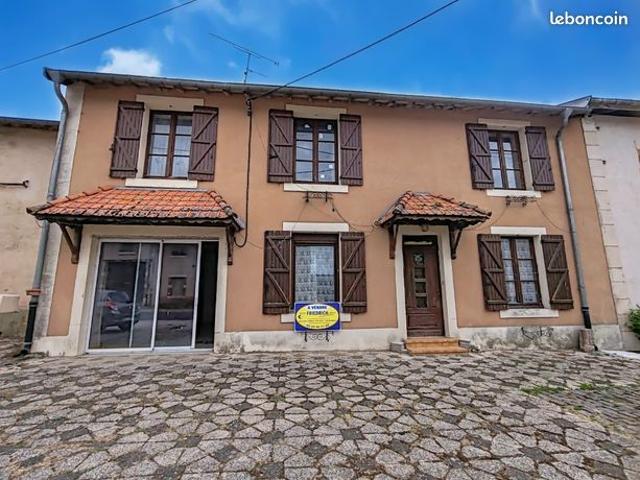 Maison de village 9 pièces 255 m²