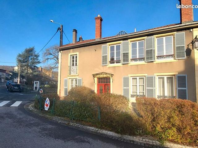 Maison de village 9 pièces 257 m²
