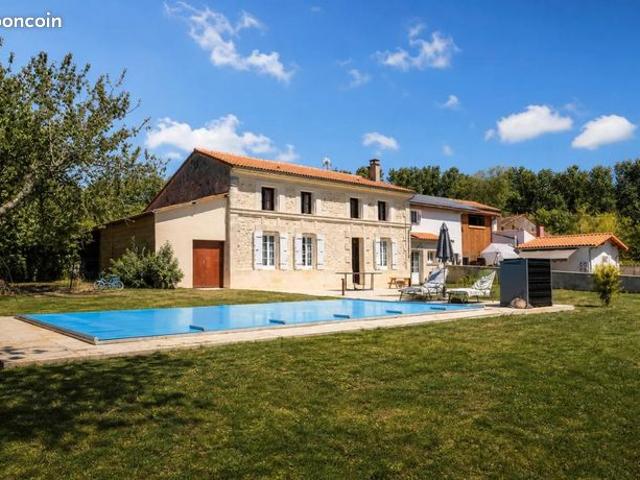 Maison de village 9 pièces 280 m²