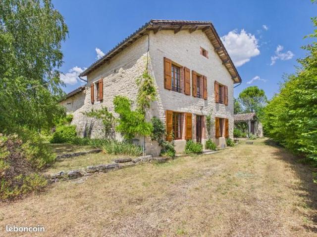 Maison de village 9 pièces 290 m²