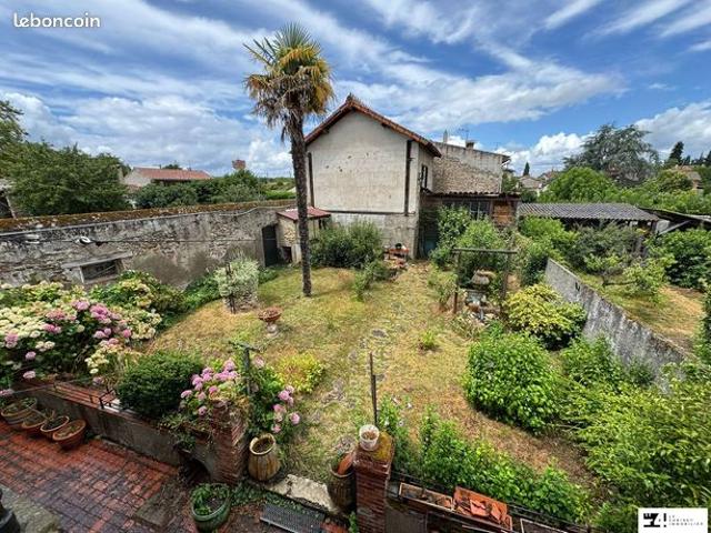 Maison de village 9 pièces 331 m²