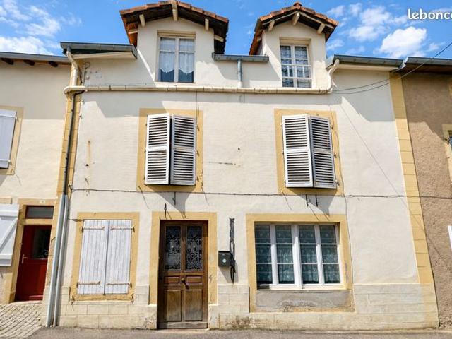 Maison de village 10 pièces 225 m²
