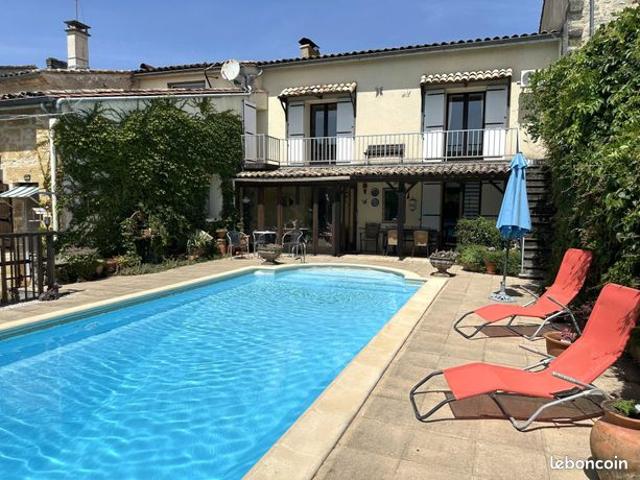 Maison de village 10 pièces 273 m²