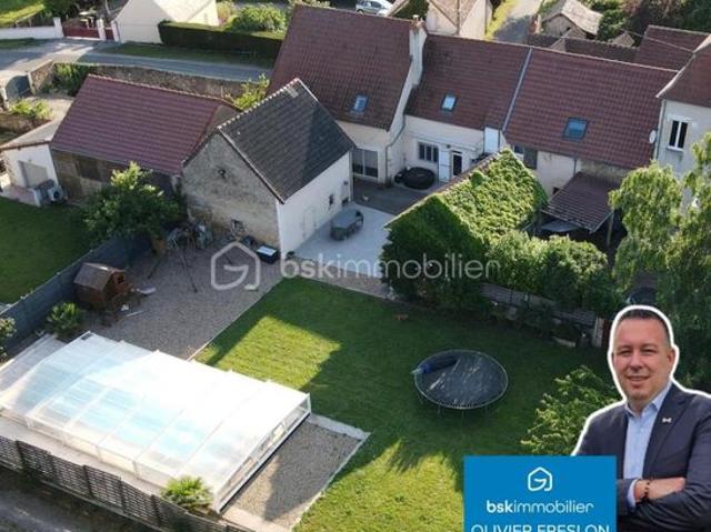 Maison de village 10 pièces 281 m²