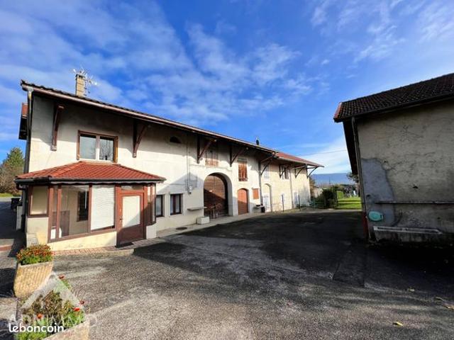 Maison de village 10 pièces 300 m²
