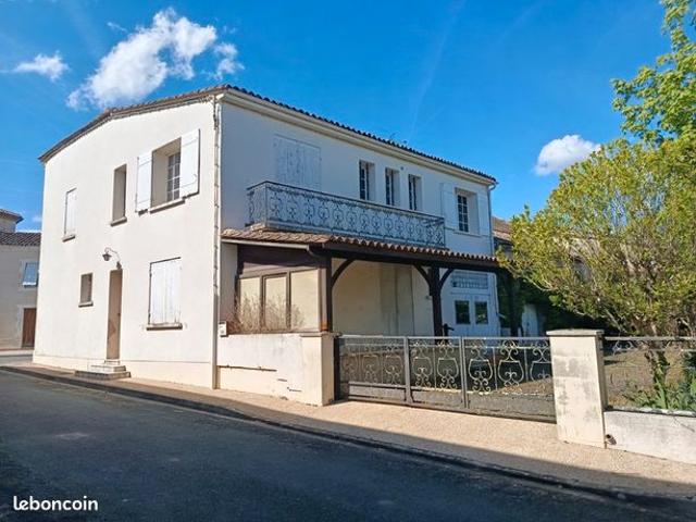 Maison de village 10 pièces 300 m²