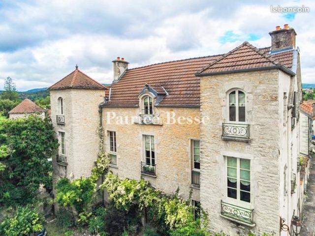 Maison de village 10 pièces 310 m²