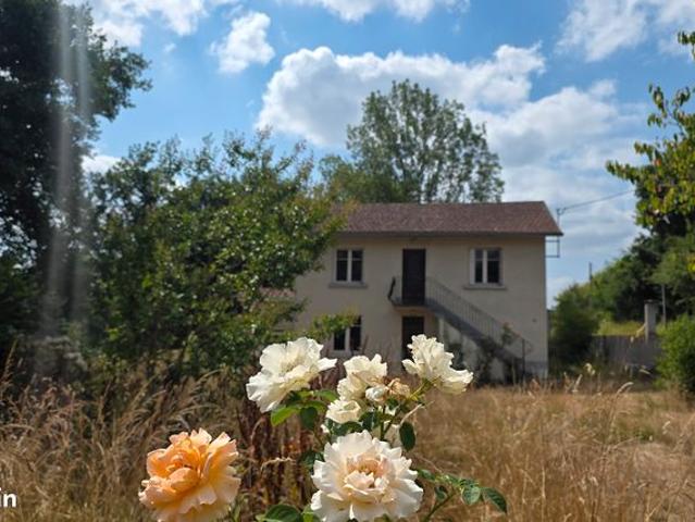 Maison de village 110m² hab. à rénover sur 5917m²
