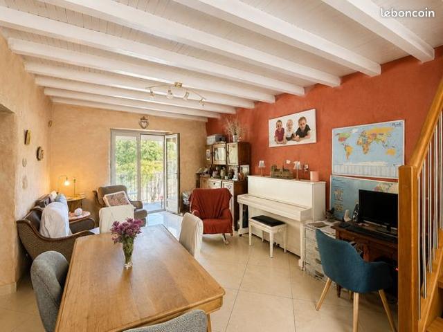 Maison de village 115 m²