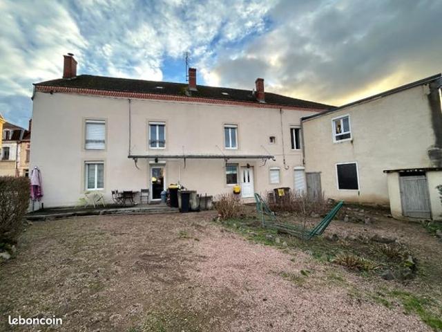 Maison de village 11 pièces 256 m²