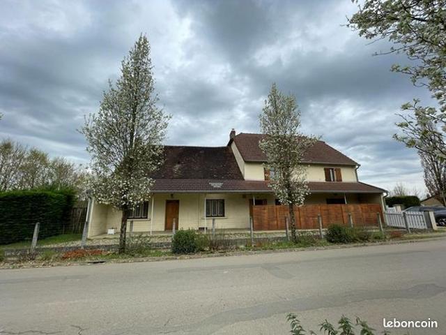Maison de village 11 pièces 300 m²