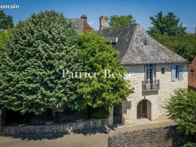 Maison de village 11 pièces 450 m²
