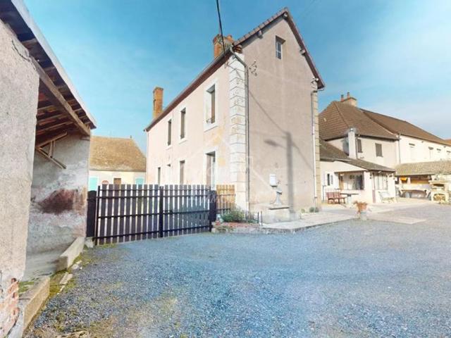 MAISON DE VILLAGE