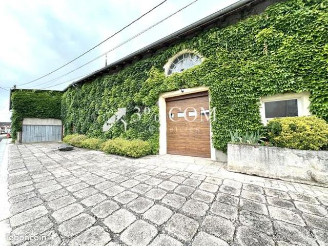Maison de village 12 pièces 300 m²