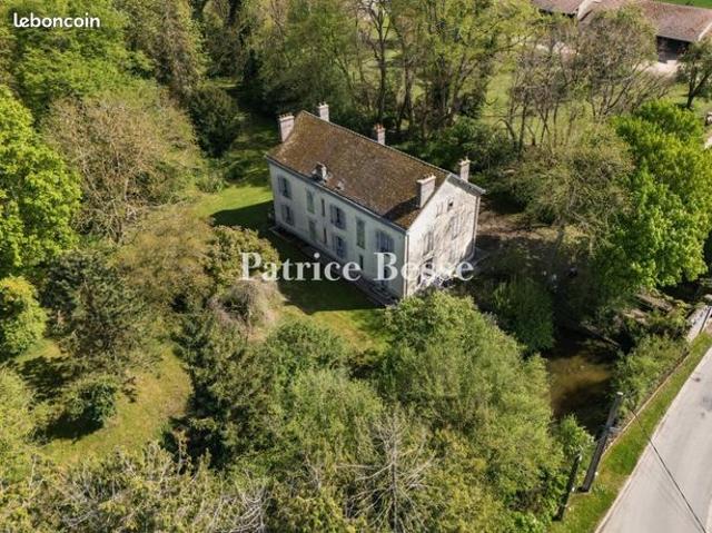 Maison de village 12 pièces 390 m²