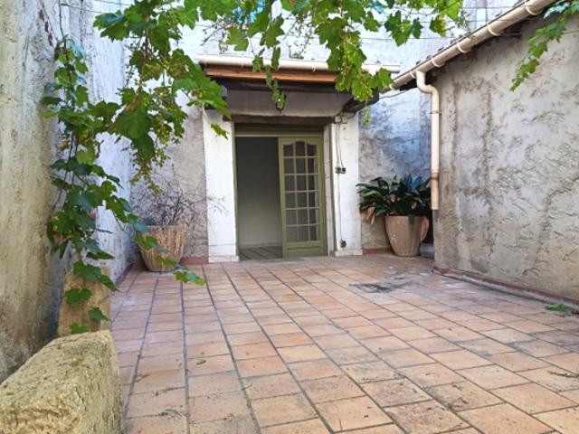 Maison de village 150 m2 avec garage et terrasse