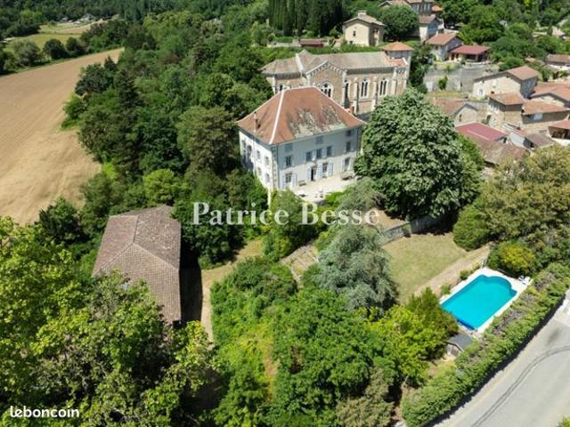 Maison de village 15 pièces 407 m²