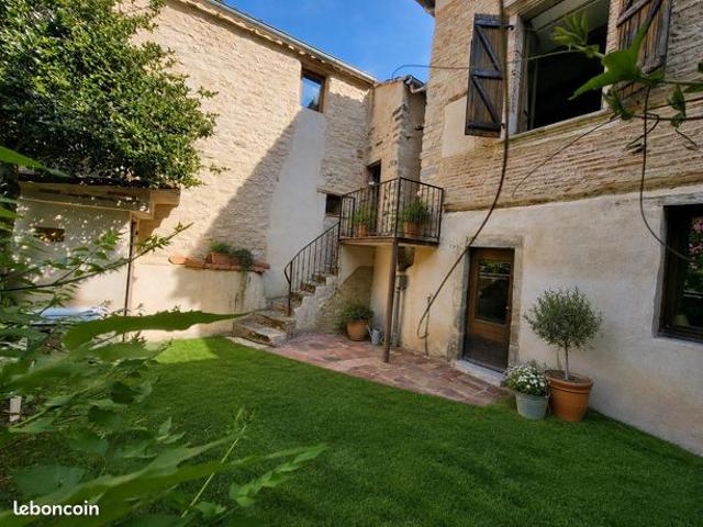 Maison de village, 170 m², avec jardinet clos | Vue dégagée à Saint Antonin Noble Val