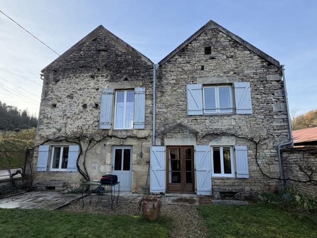 MAISON DE VILLAGE