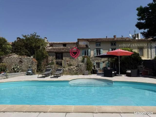 Maison de village 173 m² Loupia