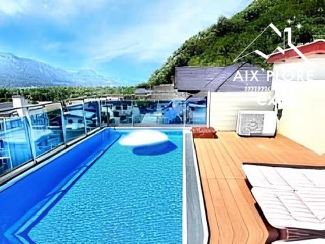 MAISON DE VILLAGE 200 M2 T2 et T5 en TRIPLEX PISCINE