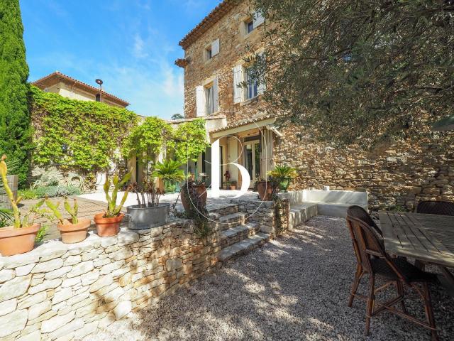 Maison de village 243m² Laudun l'Ardoise