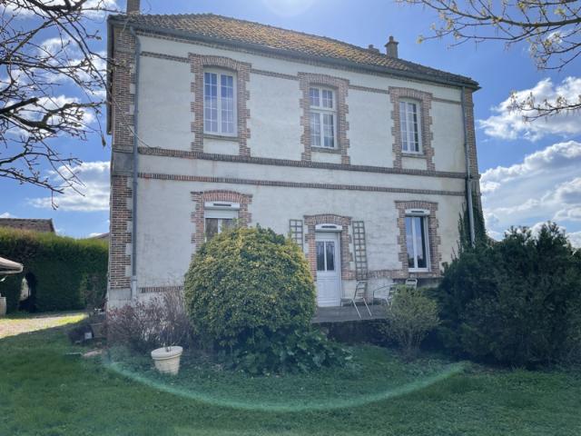 10 mins de Montmirail, Maison de village