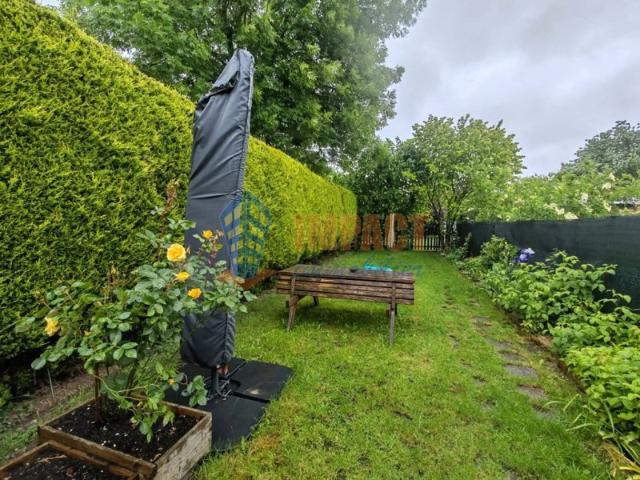 Maison de village, 2 chambres, jardin, parking 2 voitures