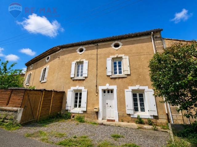 MAISON DE VILLAGE 2 FACES DE TYPE 4 AVEC JARDIN