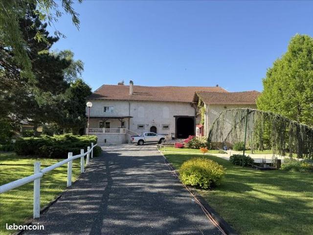 Maison de village 300 m² Croismare