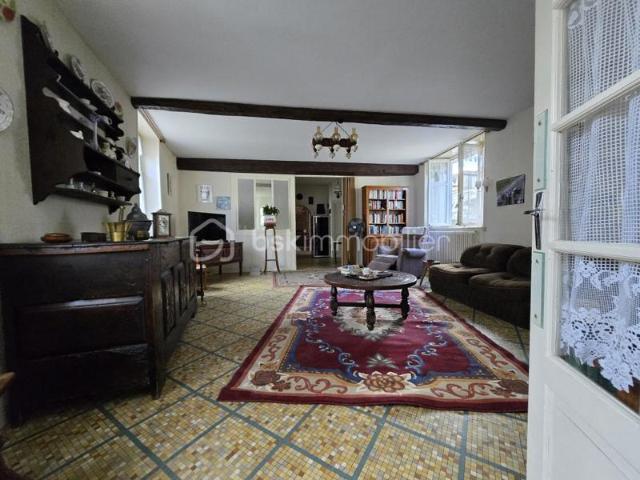 Maison de caractère en pierre de 185 m²