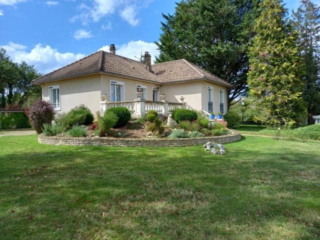 MAISON DE VILLAGE